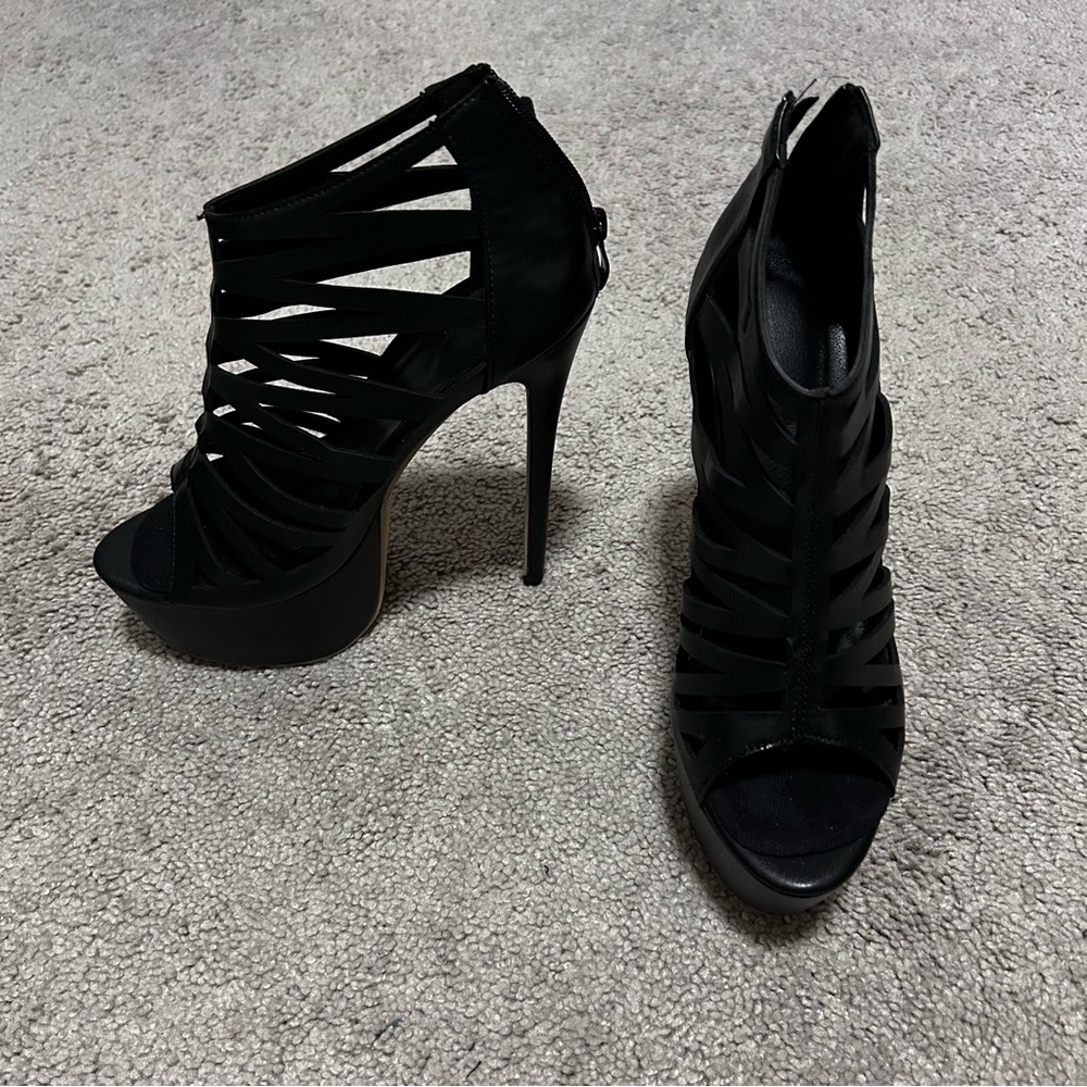 (SOLD) Black Gladiator Platform Stiletto Heels